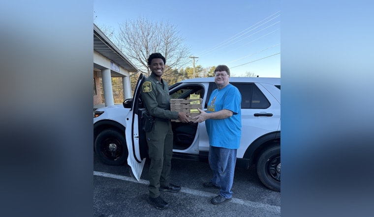 Madisonville's Legends and Lore Pizzeria Teams Up with Monroe County Sheriff's Office to Deliver Thanksgiving Joy