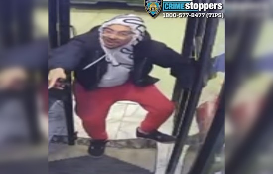 Manhattan Robbery Suspect Wanted by NYPD After $2,000 Taken in East 115th Street Heist