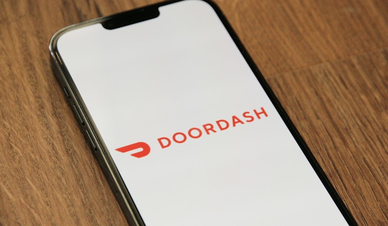 City Hall Scores $18M From DoorDash Over ‘Chicago Fee’ And Phantom Listings