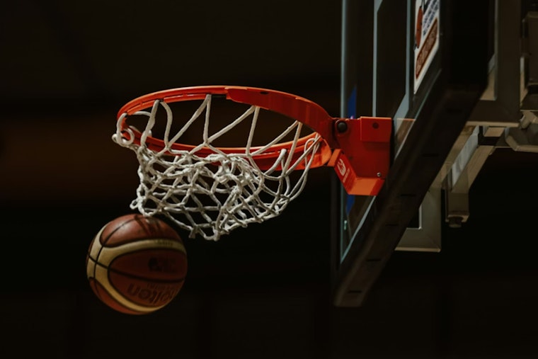 Maryland Terrapins Outshine UNLV Runnin' Rebels 74-67 in Las Vegas Basketball Showdown