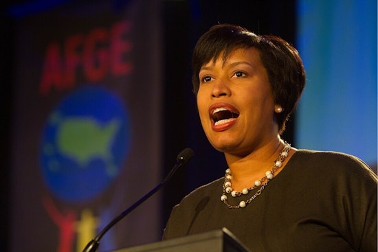 Mayor Bowser Champions Local Shopping in DC for Small Business Saturday and Beyond