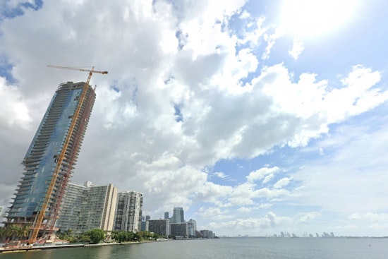 Miami Enjoys Warm, Sunny Weather Leading Up To Thanksgiving With Possibility of Light Showers