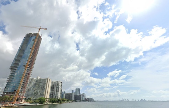 Miami Enjoys Warm, Sunny Weather Leading Up To Thanksgiving With Possibility of Light Showers