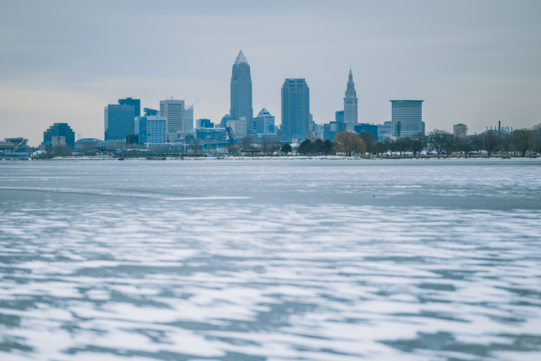 Midwest Maelstrom: Cleveland Anticipates Winds and Snow, Gale Warnings Issued for Lake Erie