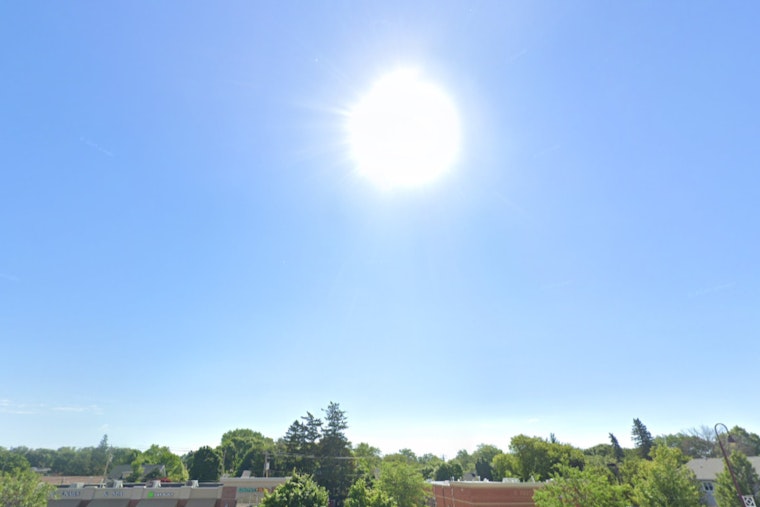 Milwaukee Enjoys Sunny Respite Today with Mild 59 Degrees, Clouds and Cooler Temps on Horizon, Says NWS