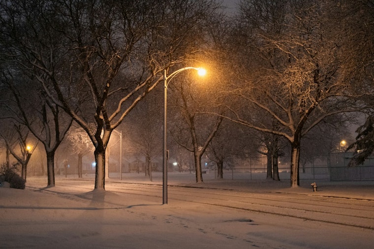 Milwaukee Expects Snow Showers and Brisk Winds on Veterans Day, Warmer Weather to Follow