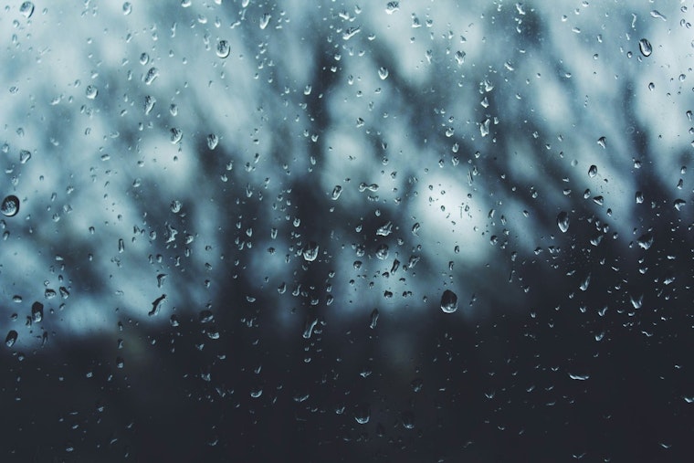 Milwaukee to Face Cloudy Skies and Mild Drizzles Today, Brighter Weekend Ahead National Weather Service Advises