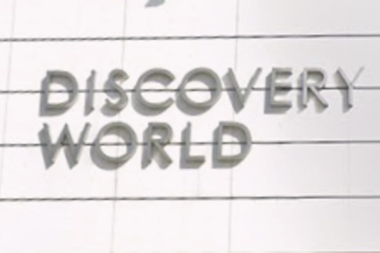Milwaukee's Discovery World Workers Rally for Unionization Amid Management Resistance