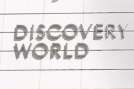 Milwaukee's Discovery World Workers Rally for Unionization Amid Management Resistance