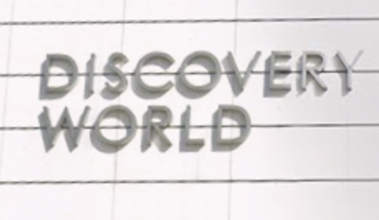 Milwaukee's Discovery World Workers Rally for Unionization Amid Management Resistance