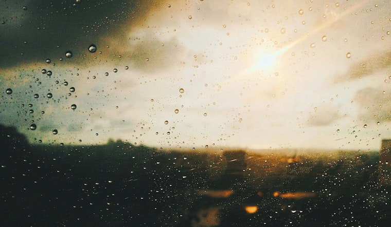 Mixed Autumn Weather on the Horizon for New Yorkers with Sun, Showers, and Cool Temperatures