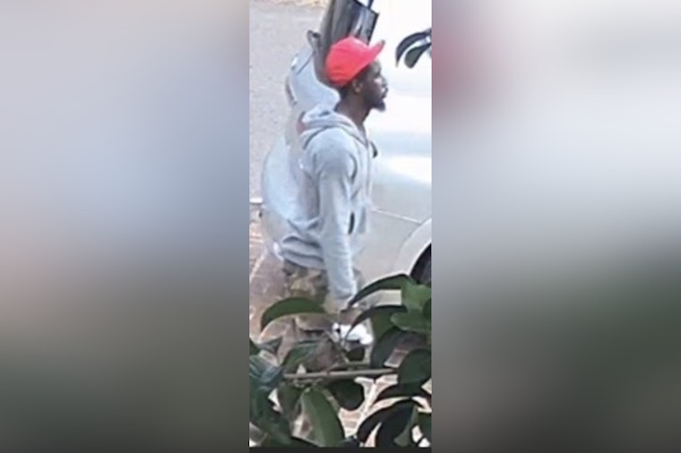 New Orleans Police Seek Public Help to Identify Person of Interest in November Armed Robbery on Pearl Street