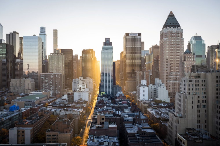 New York City Braces for Chilly Week with Sun, Clouds, and Breezes as Gale Warnings Issued for Coastal Waters