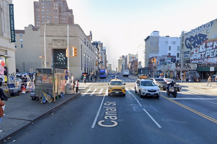 NYPD and ICE Conduct Simultaneous Raids on Canal Street in New York, Arrests Made Amid Coordination Questions