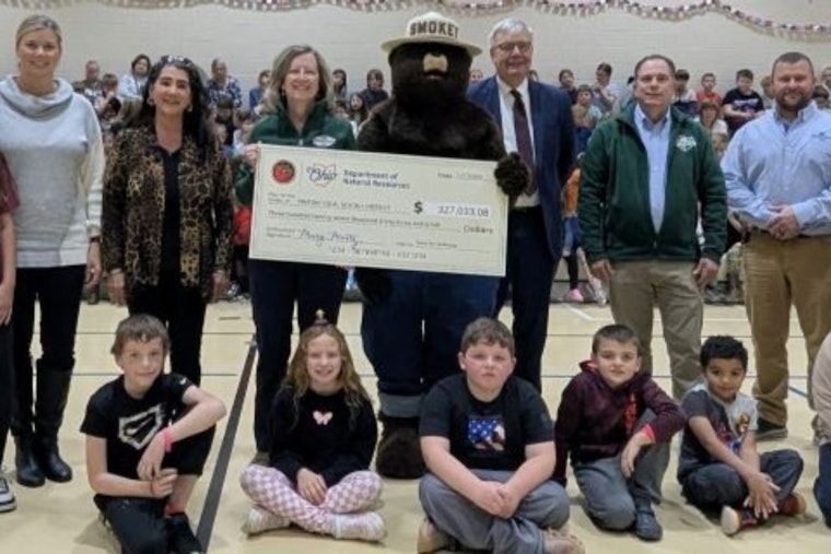 Ohio School Districts Reap $1.6 Million Windfall from Trees to Textbooks Program
