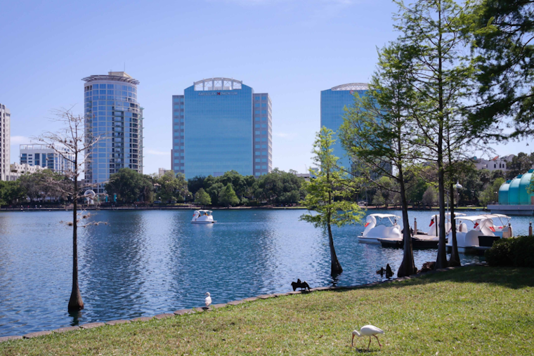 Orlando to Enjoy Warm Weekend with Sunshine and Moderate Temperatures, Caution Advised for Rip Currents at Atlantic Beaches