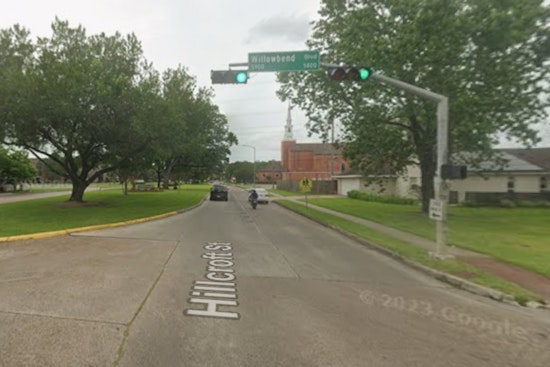 Overnight Bellaire Cop Crash On Willowbend Leaves Driver Trapped And Several Hurt