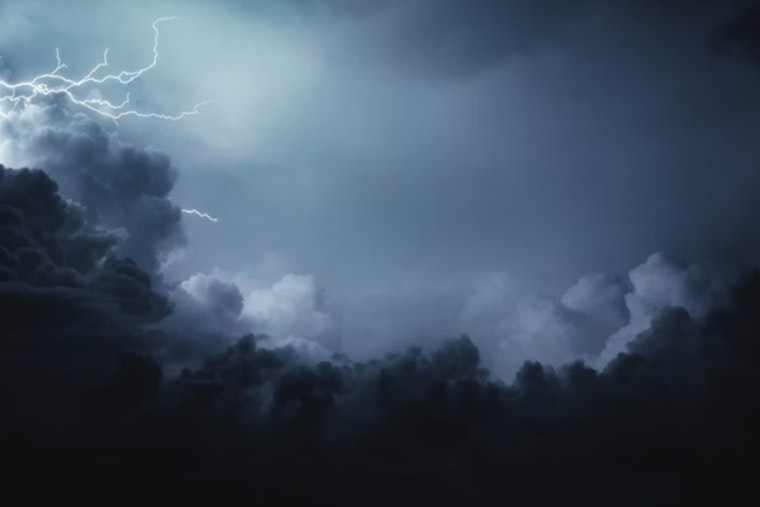 Philadelphia Braces for Windy Chill and Possible Weekend Thunderstorms, NWS Advises Layered Attire
