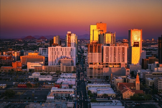 Phoenix Residents Enjoy Warm Veterans Day, Brace for Showers Later in the Week