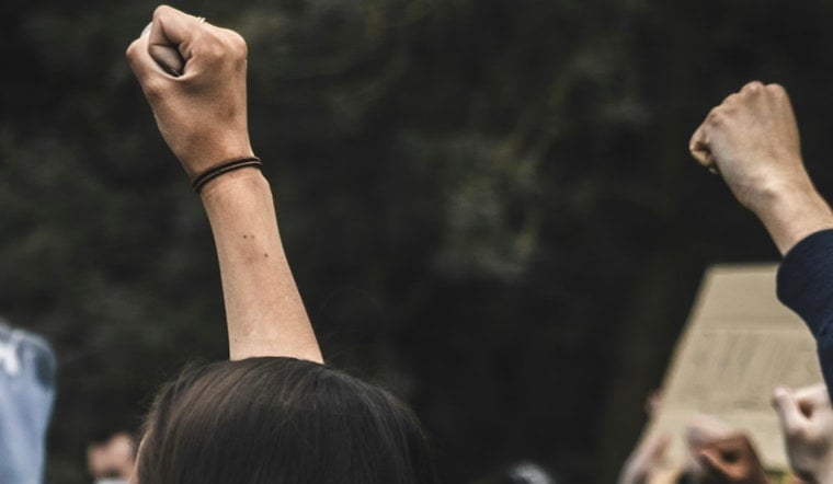 Protesters Clash with NYPD Amidst ICE Enforcement Backlash in Lower Manhattan