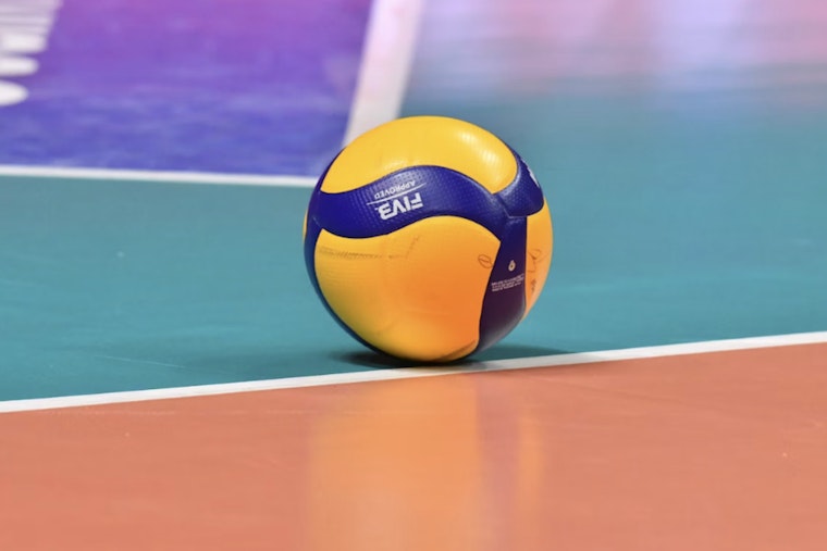 Rainbow Wahine Volleyball Stumbles Against UCSB and Cal Poly, Big West Tournament Spot at Risk