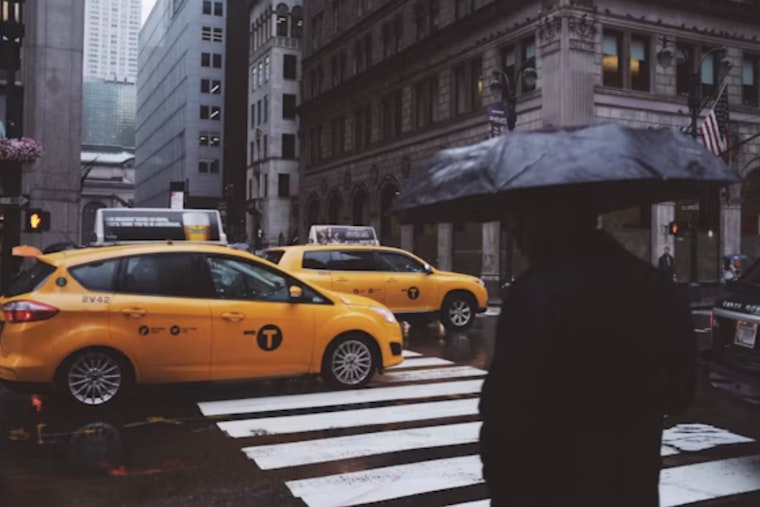 Rainy Start, Sunny Days Ahead as New Yorkers Face Diverse Week of Weather