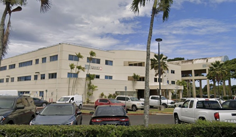 Rhode Island Visitor, 67, Dies After Being Found Unresponsive in Kalapakī Bay Waters