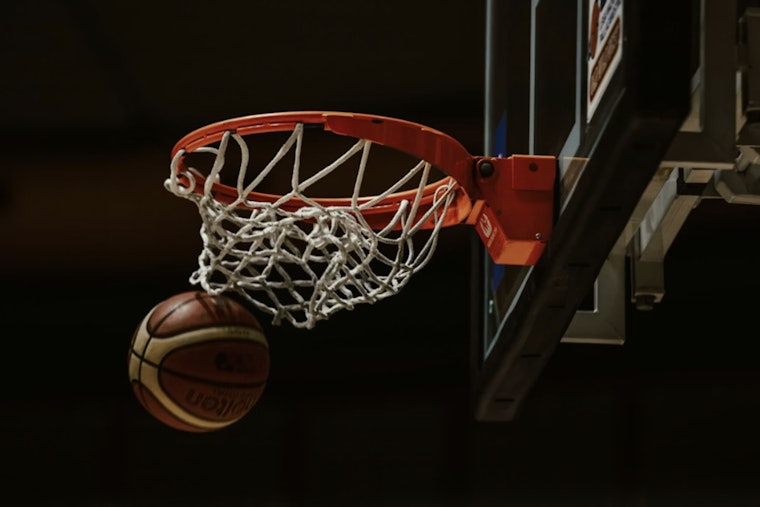 Sacramento Kings Stumble Again, Fall to Phoenix Suns 112-100 in NBA Clash