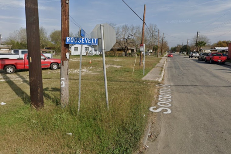 San Antonio Police Search for Suspect Accused of Aggravated Robbery Involving Beer Theft and Gun Threat