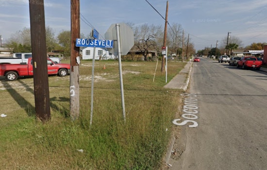 San Antonio Police Search for Suspect Accused of Aggravated Robbery Involving Beer Theft and Gun Threat