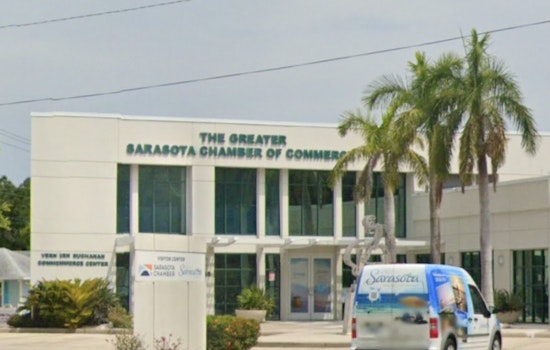 Sarasota Downtown Black Friday Extravaganza Offers Free Parking Extended Hours and Festive Fun