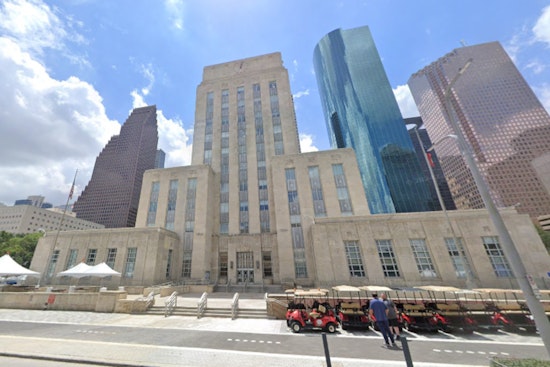 Shutdown Shambles, Longest-Ever U.S. Government Closure Leaves Houston Economy and Air Traffic in Disarray