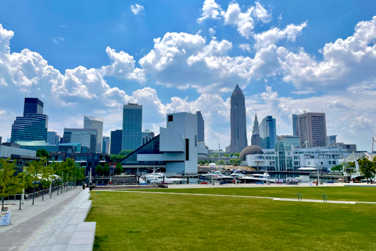 Stable Weekend Weather in Store for Cleveland, Light Lake Effect Showers Expected
