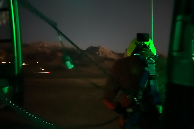 Stranded Climbers in Juniper Canyon Rescued by LVMPD SAR Team After Rappelling Mishap