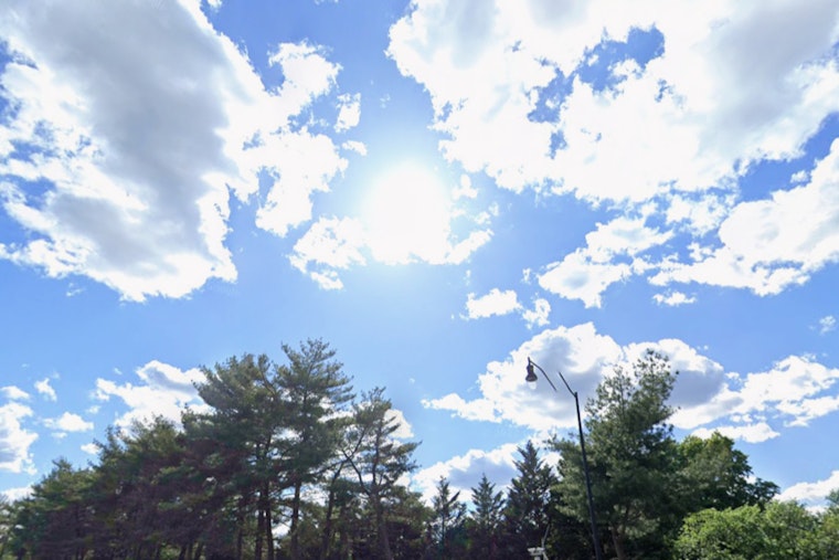 Sun, Showers, and Seasonal Shifts Shape Washington D.C.'s Weather Outlook, Says NWS