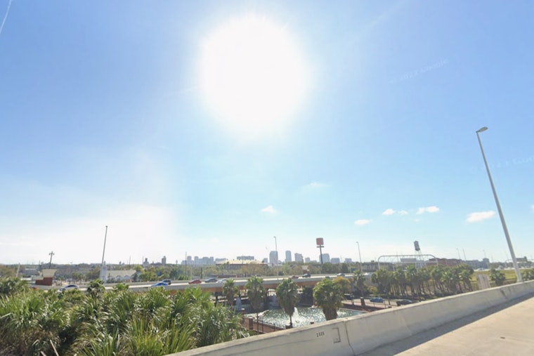 Sunny Skies and Warm Temperatures Settle Over Tampa as Showers Become Possible by Midweek