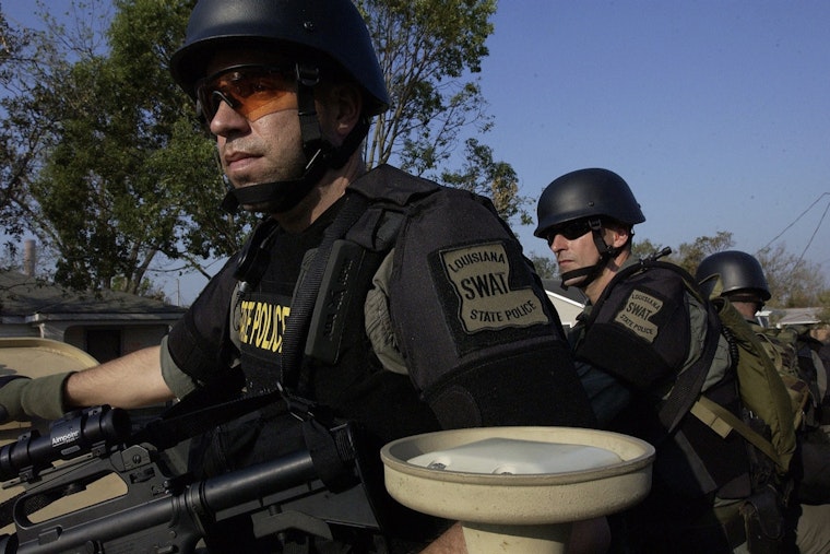 Suspected Mesa Felon Found Deceased in Vehicle After SWAT Standoff on U.S. 60 Near Gold Canyon