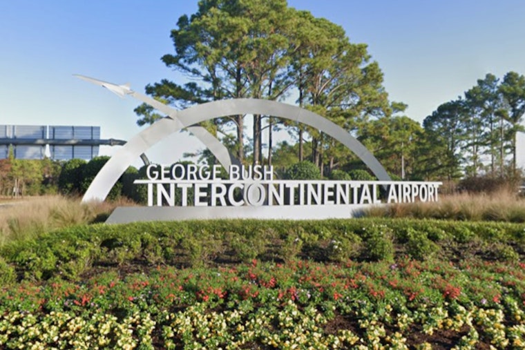 Tarmac Tangle As United Jets Bump Wings At Bush Intercontinental