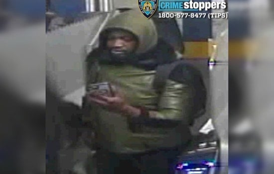 Teen Forced to Withdraw Cash at Gunpoint on Queens Subway Platform as NYPD Seeks Suspect