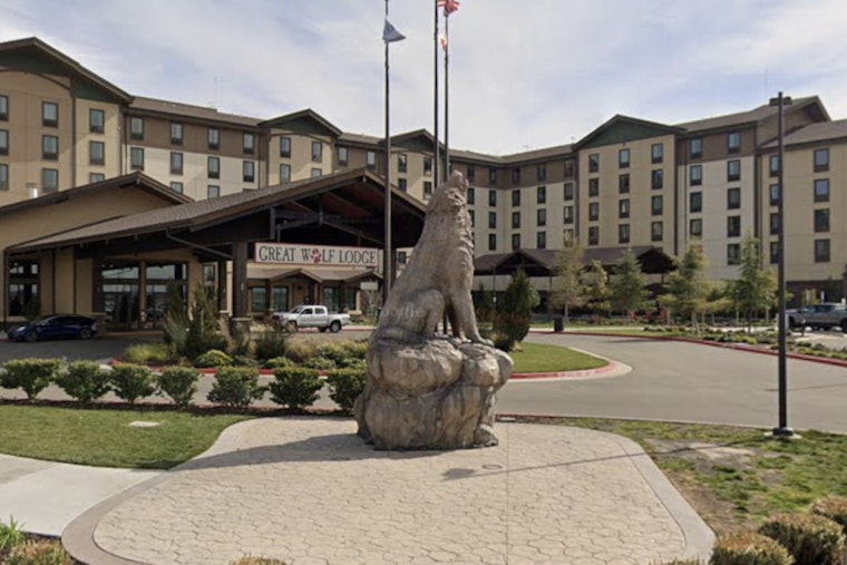Thanksgiving Parking Lot Mayhem At Manteca’s Great Wolf Lodge