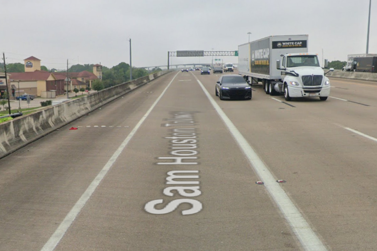 Timber, Big Rig Flips by Central Plaza, Chokes West Sam Houston