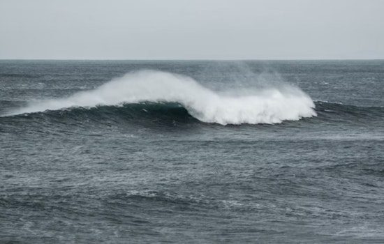 Trades Roar, East Shores Slammed, Maui And Big Island On Alert