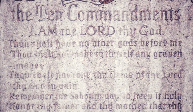 Valley Classroom Clash As McAllen Schools Yank Ten Commandments
