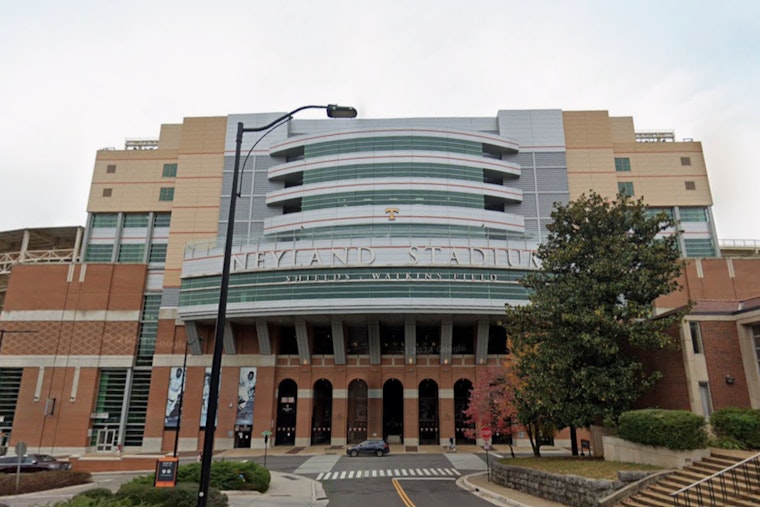 Vanderbilt Eyes Historic 10-Win Season in Ranked SEC Showdown with Tennessee at Neyland Stadium