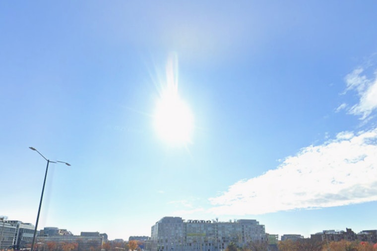 Washington D.C. Braces for Mild Winds and Sunny Skies as Showers Are Expected by Tuesday