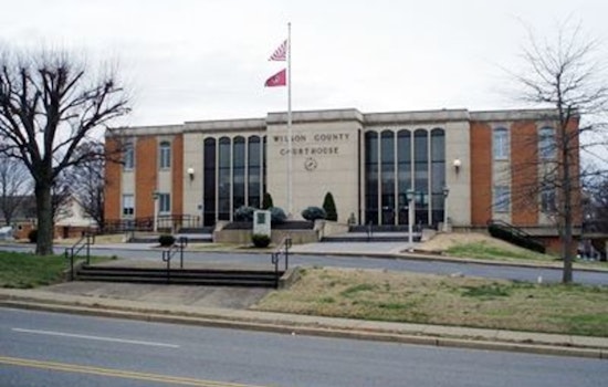 Wilson County Courthouse Lights Up in Tribute to Fallen Vanderbilt LifeFlight Crew Member