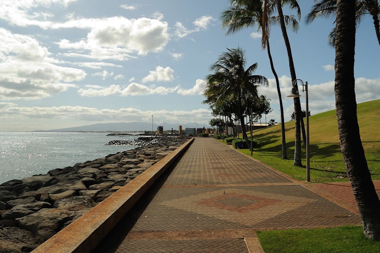 Woman in Critical Condition After Being Found Unresponsive in Ocean off Kaka'ako Waterfront Park