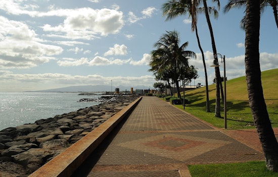 Woman in Critical Condition After Being Found Unresponsive in Ocean off Kaka'ako Waterfront Park