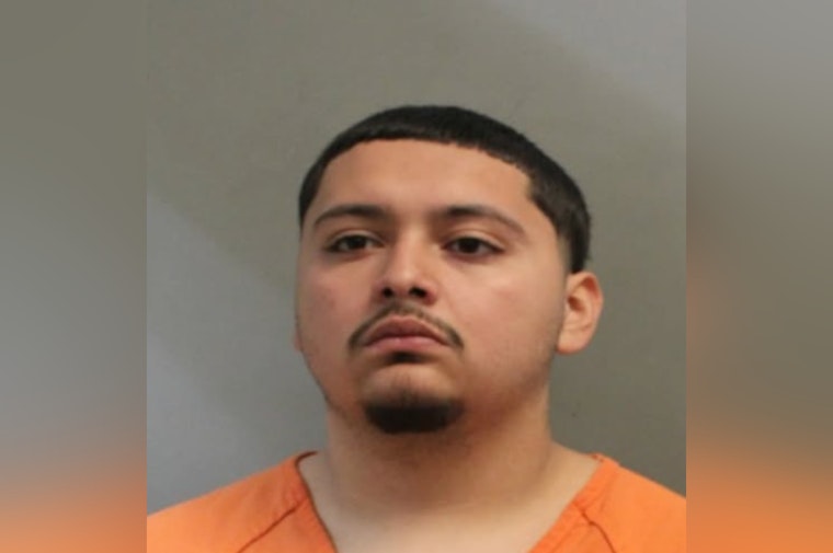 Alleged Car Thief Nabbed After Foot Pursuit in Harris County, Charged with Theft and Evading Arrest
