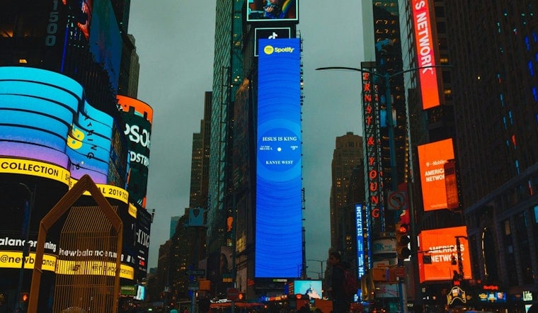 Times Square Welcomes the New Year Under Heightened Security as Paris, Tokyo, and Belgrade Cancel Celebrations Over Safety Concerns